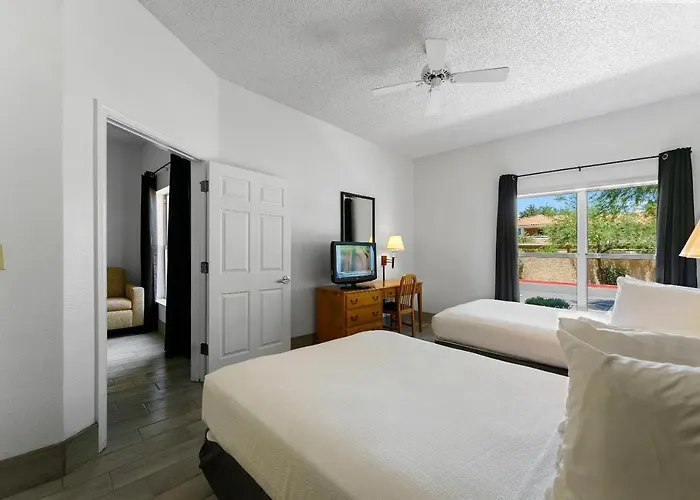 Upgraded 1 Bd 1 Ba 2 Queen Beds *